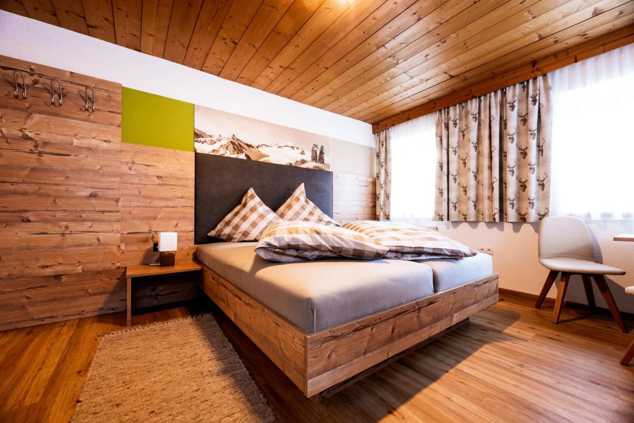Gasthof Dorferwirt Hotell Rietz Exteriör bild